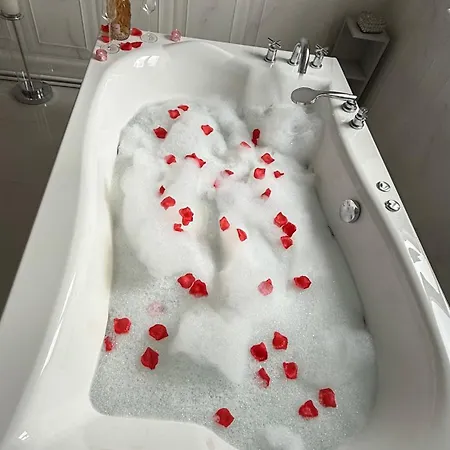 Apartment Jacuzzi Apartament *